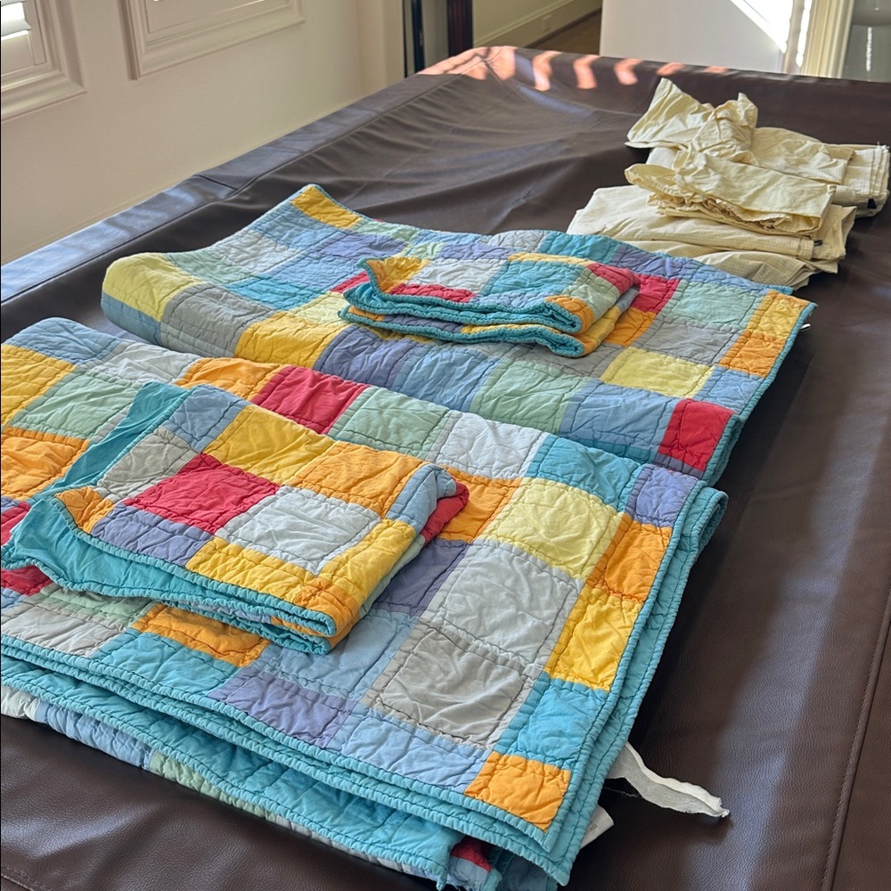 Two Complete Sets Of Vintage Garnet Hill And Ralph Lauren Twin Bedding